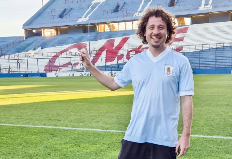 Luisito comunica en Parque Central