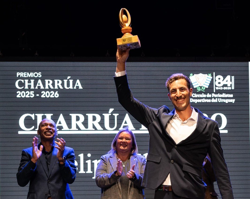 Felipe Klüver levanta el Charrúa de Oro 2026