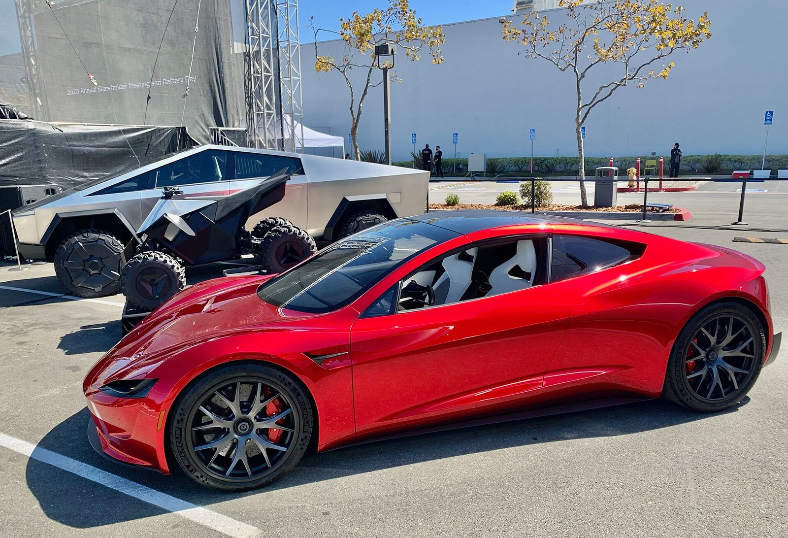 Prototipo del Tesla Roadster, el auto volador presentado por Tesla